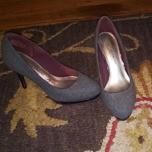 Christian Siriano Gray wool winter heels